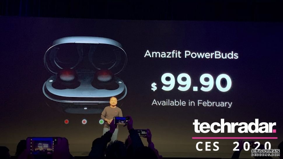 我的蓝冠 Amazfit PowerBuds的使用时间是AirPods Pro的两倍，而且价格还不到AirPods的一半