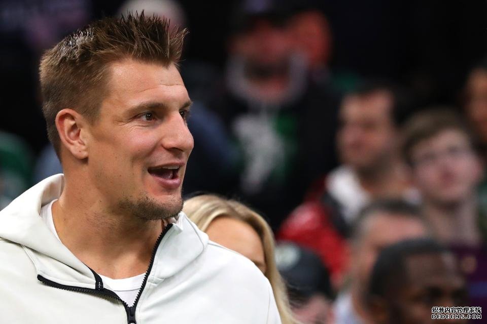 蓝冠官网: 《疯狂21》评分:罗伯·格隆考斯基在推特上关注令人瞠目结舌的马克