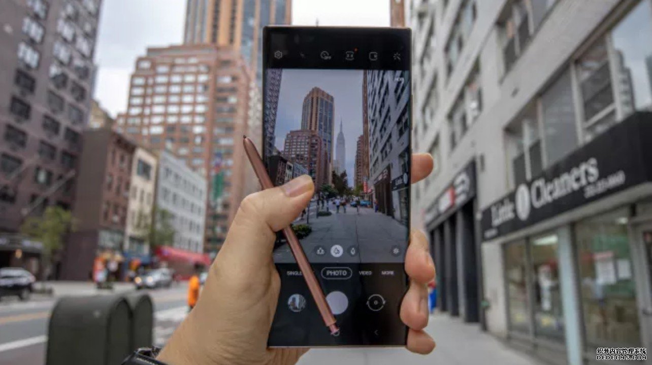 蓝冠官网:24小时使用三星Galaxy Note 20 Ultra:第一张照片和大屏幕