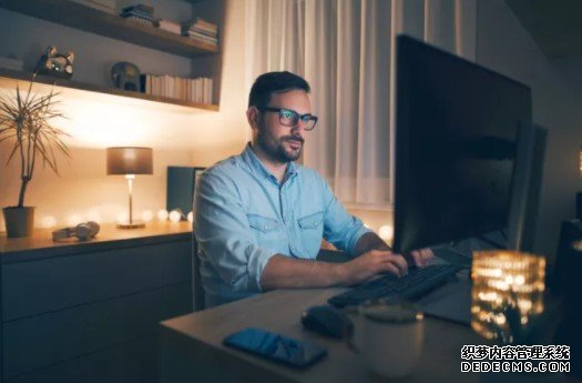 蓝冠官网: 在家工作的三大生产力挑战(以及如何克服它们)