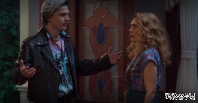 蓝冠怎么样:伊丽莎白·奥尔森(Elizabeth Olsen)认为伊万·彼得斯(Evan Peters)的意思是“旺达维视”(WandaVision)也将首次出演x战警