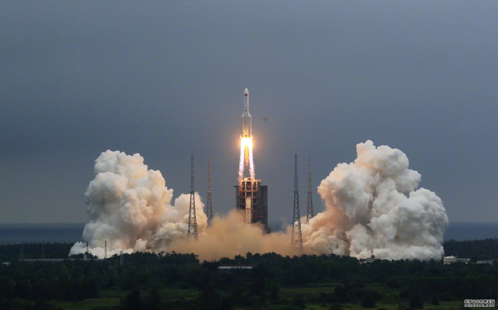 蓝冠官网:中国空间站天和核心舱发射成功