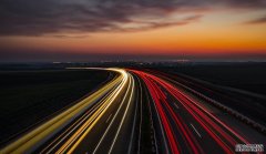 <b>研究者正测试蓝冠注册磁化水泥以满足电动车行驶中的充电需求</b>