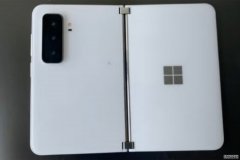 <b>泄漏出来的微蓝冠注册软 Surface Duo 2 有着巨大的三镜头凸起</b>