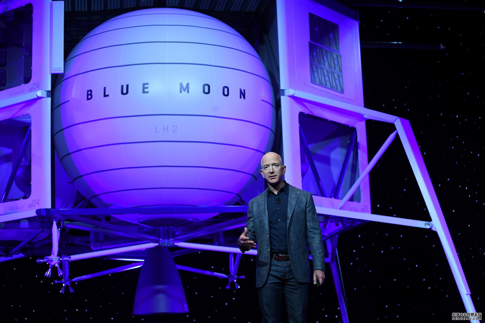 Blue Origin 蓝冠官网为挣取 NASA 的登月合约,愿意自行吸收 20 亿美元成本