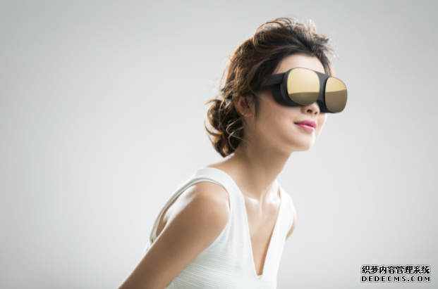 HTC 的轻量型 VR 眼镜 Vive Flow 正式发布蓝冠代理