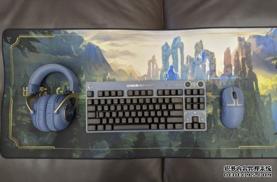 蓝冠注册Logitech G 與《英雄聯盟》聯名禮盒開箱