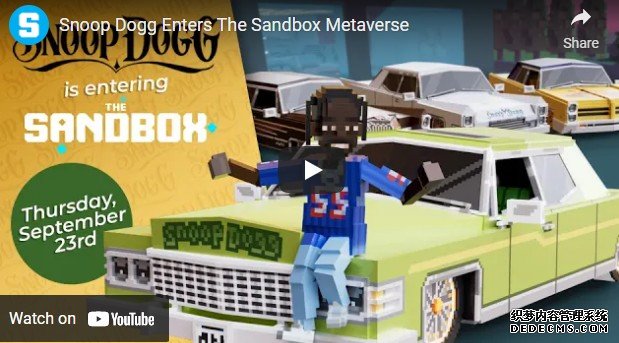 粉絲可以透過 The Sandbox 平台入手附近的「土地」。 明星歌手在元宇宙的世界會如何定位呢?也許早前 Ariana Grande 把自己形像變成《Fortnite》遊戲角色的做法可以參考一下。 The Sandbox 元宇宙平台宣佈他們與華納音樂合作,開設首個「音樂會主題樂園」,結合主題樂園和演唱會場地的用途。 包括 Ed Sheeran、Green Day 和 Dua Lipa 等華納旗下的歌手,相信會在這個虛擬舞台上進行表演,甚至可以有不同的體驗活動。The Sandbox 更計劃了把「音樂會主題樂園」附近的「土地」出售,讓粉絲們可以更接近自己喜愛的偶像。 除了華納之外,環球音樂也在早前宣佈推出旗下藝人形象的元宇宙角色,而 Snoop Dogg、Deadmau5 和 Steve Aoki 也以個人名義來進入了 The Sandbox 的世界。