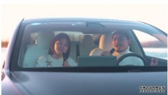 <b>Tesla 在中國上天富平台架了一款 TeslaMic 車載 K 歌話筒</b>