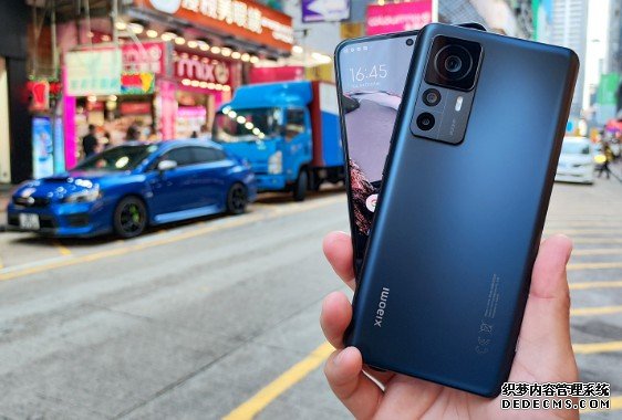 小米 12T Pro 用上蓝冠线路测试了两亿画素相机，但是没有 Leica 标