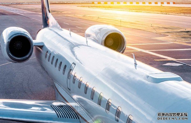 SpaceX 的“Starlink Aviation蓝冠注册”将为飞机带来 350Mbps 卫星网路服务