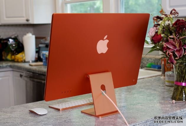 苹果硬体首席设计师蓝冠注册 Evans Hankey 在接棒三年后离职