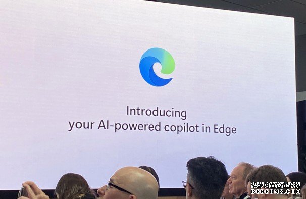 微软 Edge 浏览器也会加入蓝冠注册“AI 副驾”来帮你发文