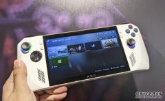 <b>重仅 608g 的 蓝冠代理ROG Ally 手持游戏机正式发表，我们简单动手</b>