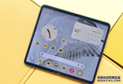 Pixel Fold 主站动手蓝冠注册玩:Google 首款折机借镜了 Samsung 和 Oppo?