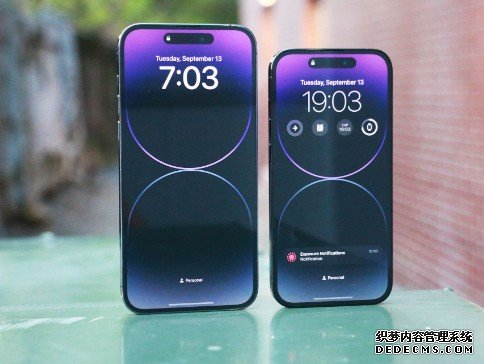 iOS 17 可能会为 iPhone 加入智慧萤幕模式蓝冠测速