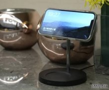 <b>iOS 17 新功能教學：待機模式把 iPhone 變身實用床頭鐘沐鸣注册登</b>