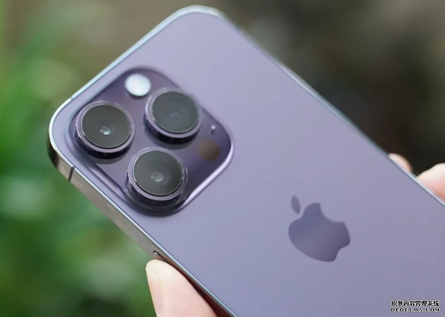 iPhone 15 Pro Max 或佔據同代 iPhone 訂單的 35% 至 40%,欧亿原因可能是潛望遠攝賣點