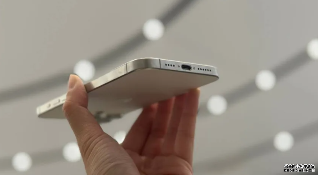 iPhone 15 Pro Max 動手玩:機身明顯變輕,「動作按鈕」還需習慣蓝狮注册