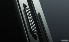 <b>OnePlus、Oppo 將同步推出摺屏手機，網紅搶先開箱動手玩2号站代理</b>